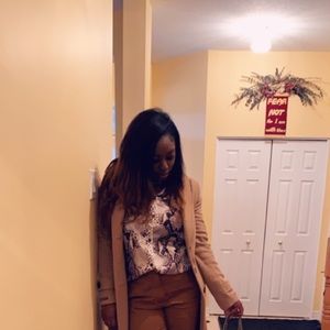 Meet your Posher, Joyce